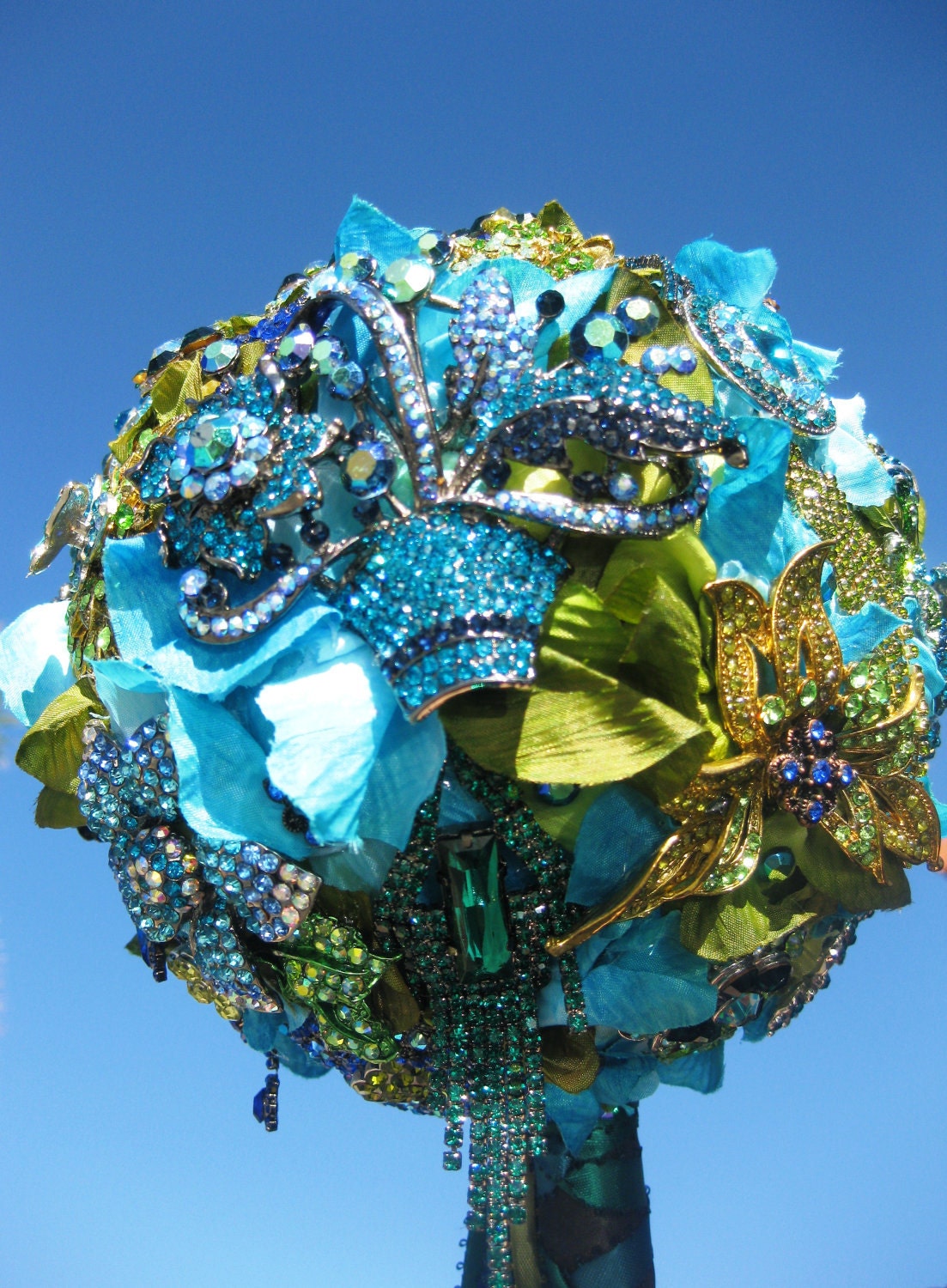 Peacock colored Wedding Brooch Bouquet   so gorgeous