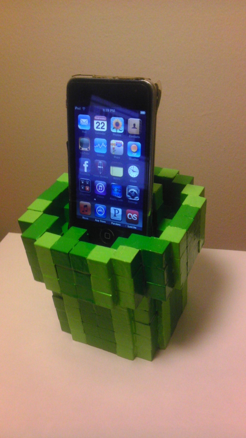 8-bit Warp Pipe Cell Phone Dock