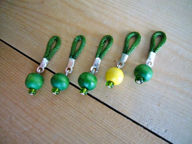 SMALL flexible knitting stitch markers - Set of 5 (Green/Yellow)