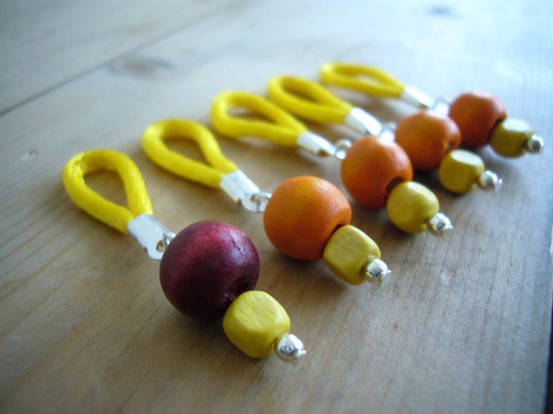 MEDIUM flexible knitting stitch markers - Set of 5 (Yellow/Orange)