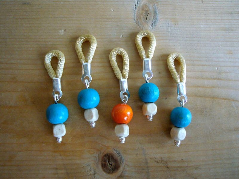 SMALL flexible knitting stitch markers - Set of 5 (Turquoise/Orange/Beige)