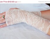 Lace Fingerless Gloves:  Off White,  Bridal, Prom Gloves, Altered couture, Gothic, Punk, Vampire, Victorian, Alice, Steampunk, Lolita