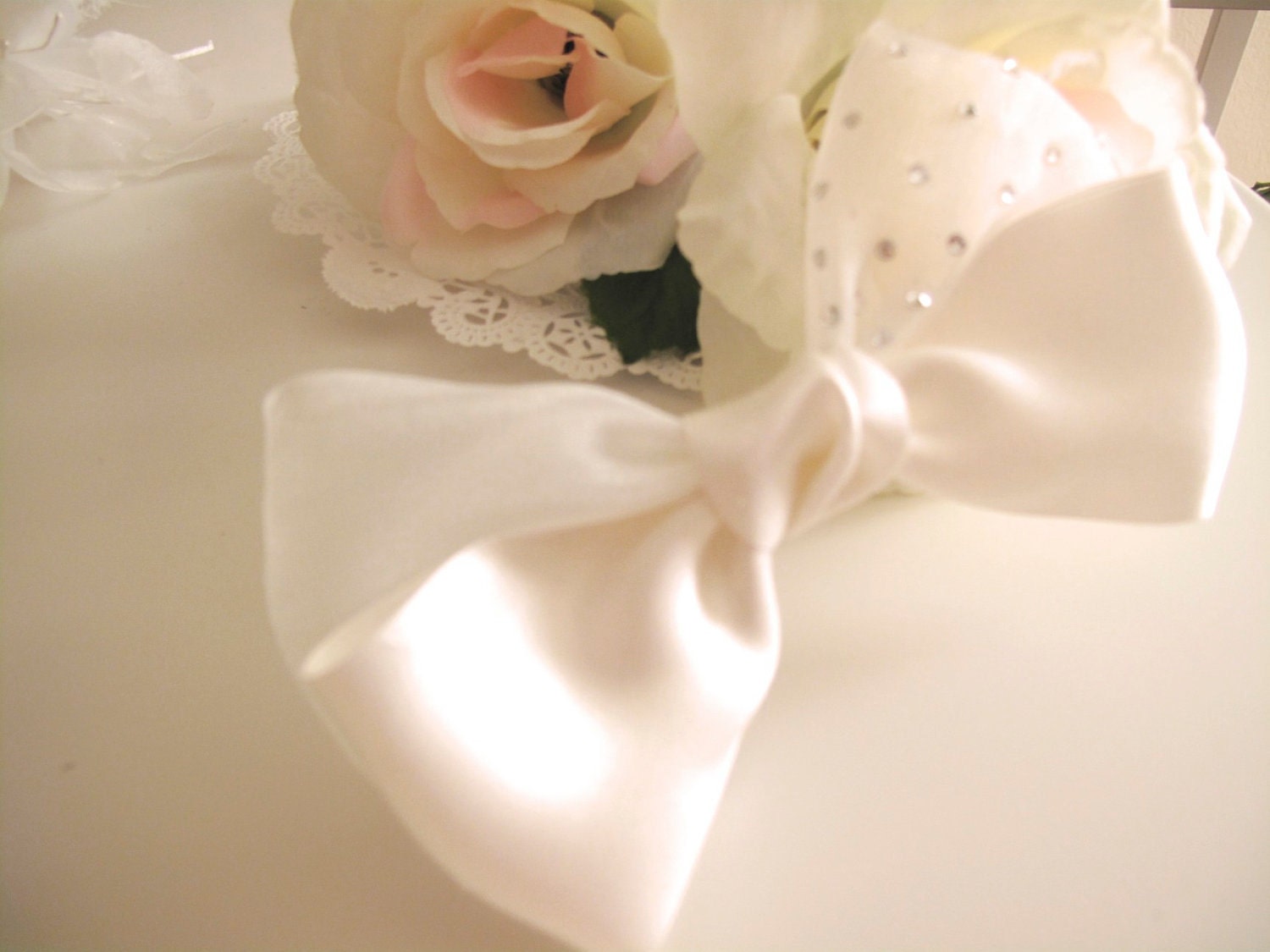 Wedding Hair Accessories, Cute Ribbon Bow,  Wedding Headpiece, Bridal Hair Bow, Bridesmaid, Flower Girl Hair bow, Sweet Sixteen
