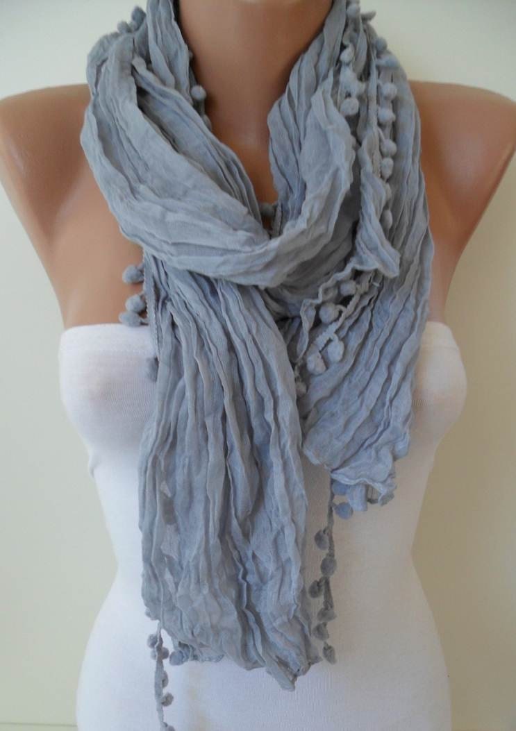 Trendy - Gray Cotton Scarf with Pompom Trim