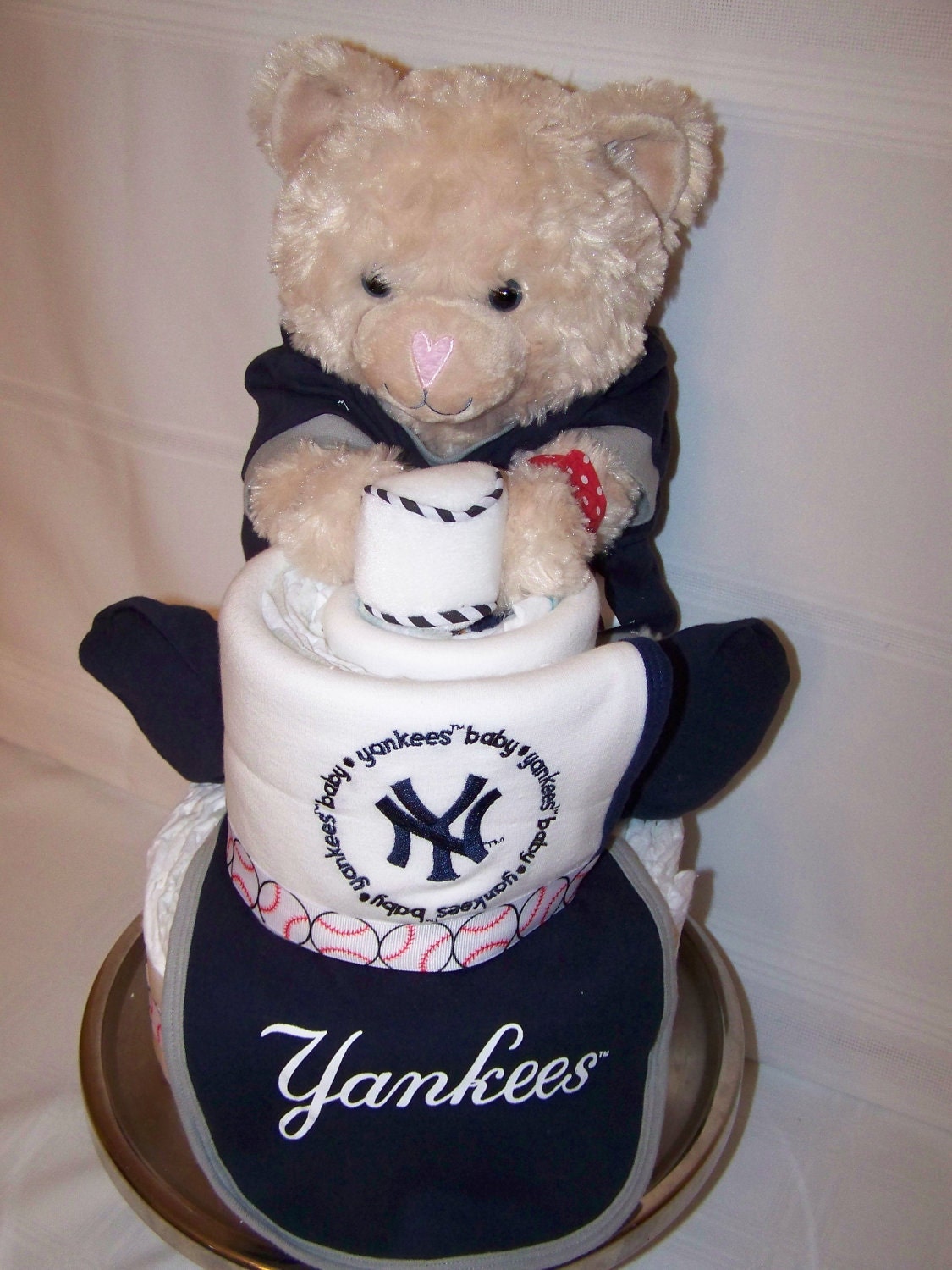 FREE SHIPPING, Sports Diaper Cake New York Yankees Baseball
