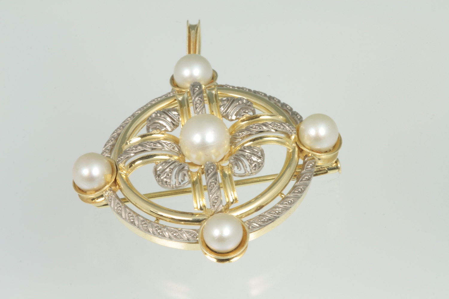 14kt Yellow Gold Pearl Pin Pendant
