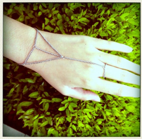SALE Silver Recycled Metal 3 Triangle Web Chain Bracelet Ring Connector Handpiece