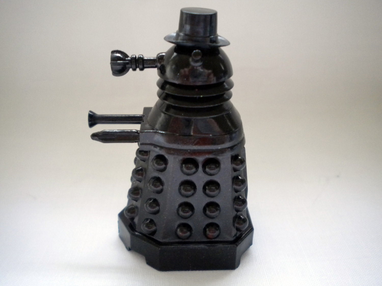 Reserved for Thomas - Doctor Who Wedding Cake Toppers, Dalek Bride and Groom