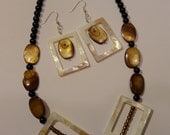 Natural shell necklace set , Shell earrings , Amber and White shell necklace set , Shell jewelry