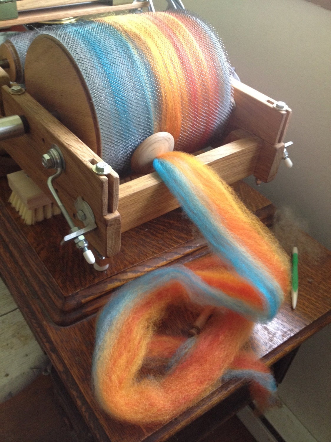 Delicate Arch - Brilliant Hand-Pulled Roving from Oregon Wool - 1.9 ounces