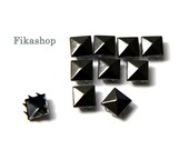 Clearance SALE: 13mm 100pcs Gunmetal grey pyramid studs ( 8 legs ) / HIGH Quality - Fikashop