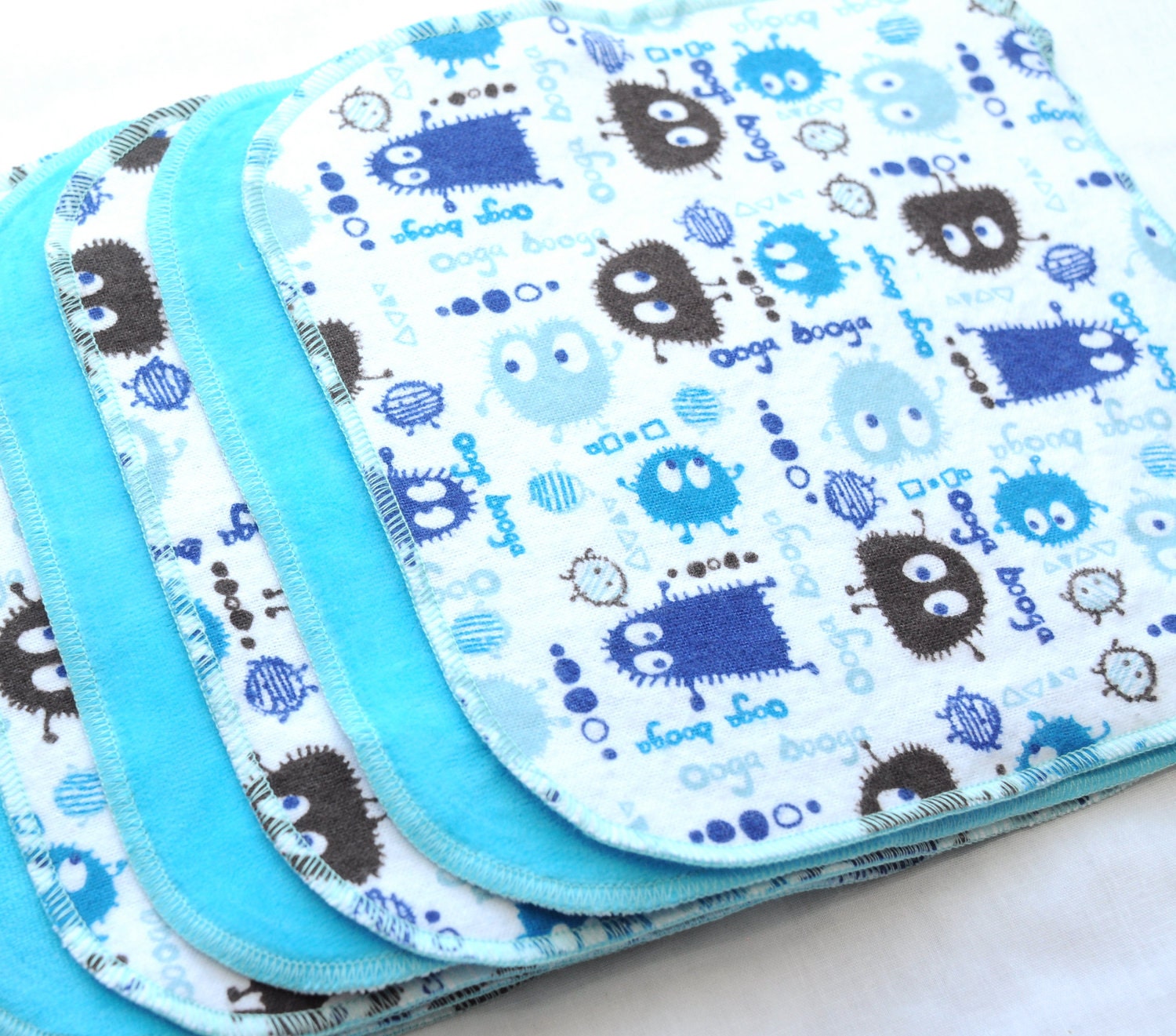 Set of 9 Cloth Wipes<br>Cotton Velour and flannel<br><b>Blue Ooga Booga</b>
