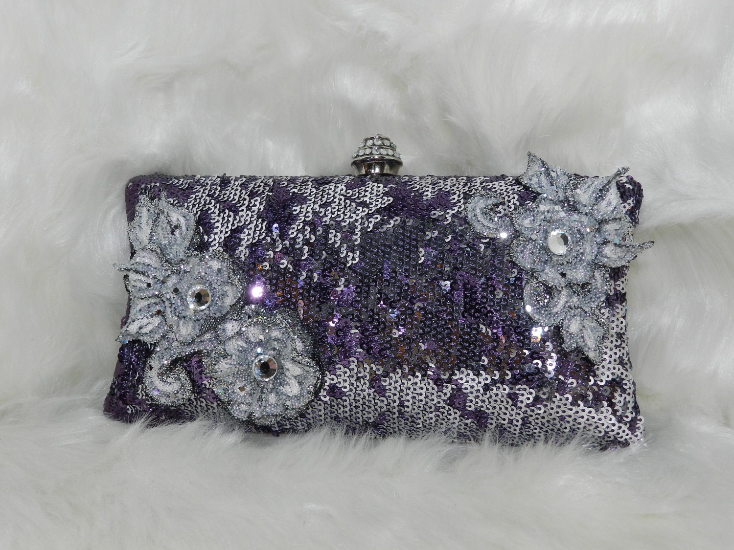 Silver Chai-color flash chip evening bag
