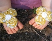 Baby Barefoot Sandals - Gold and White Rosettes