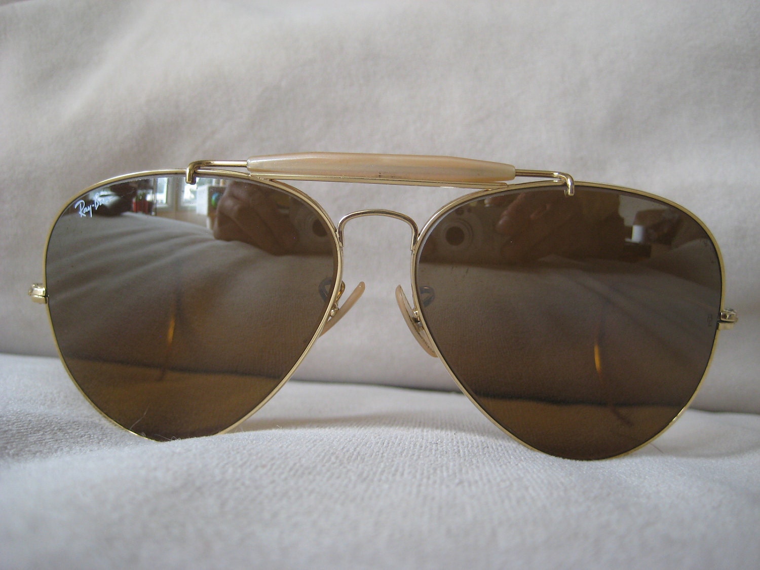 Ray-Ban Aviators Sunglasses with gold metal frameslight amber tinted lenses vintage 1970's with original RAy-Ban for Driving Case