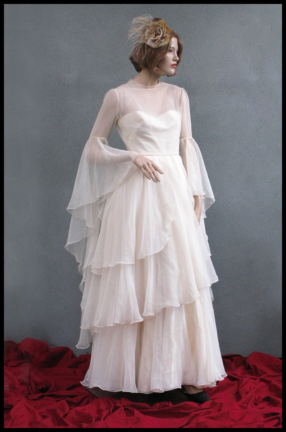 Early 1970s Wedding Dress - Custom made - Layers of cream chiffon - Separate petticoat included - Size XS