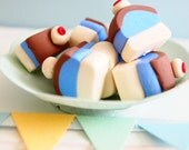 Handmade Cake Beads 5pcs Ice Cream and Blueberry Flavour Charms