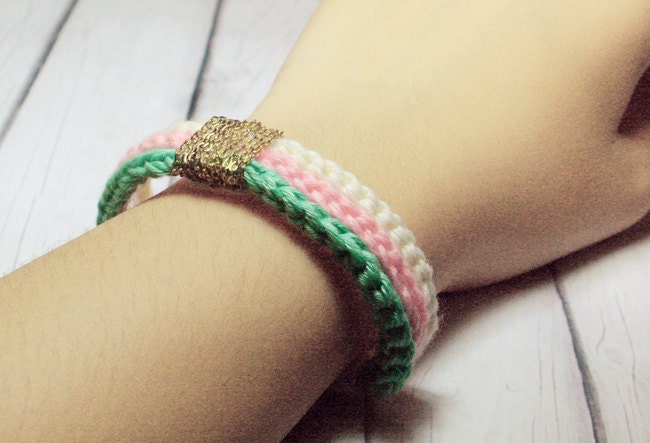 Three colors Crocheted Rope Bracelet - by qualified yarn and svelte golden chain wrap in center