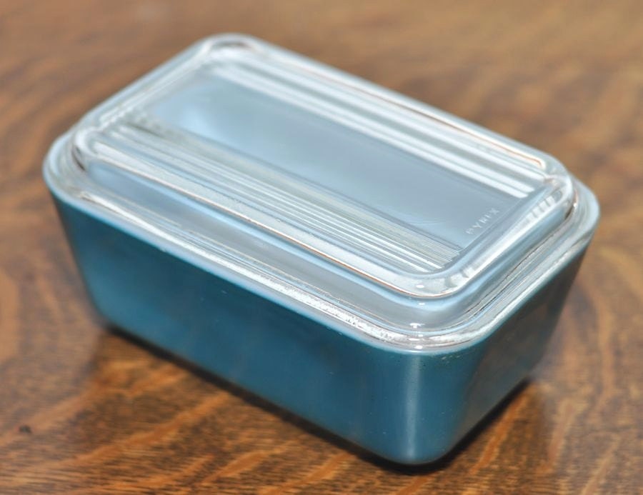 Blue Pyrex Refrigerator Dish with Lid