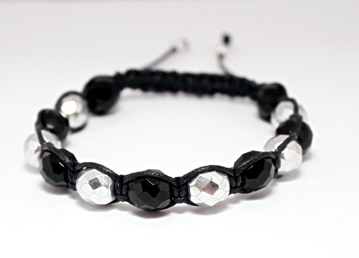 Mens Macrame Bracelet with Onyx and Silver colored Faceted Beads