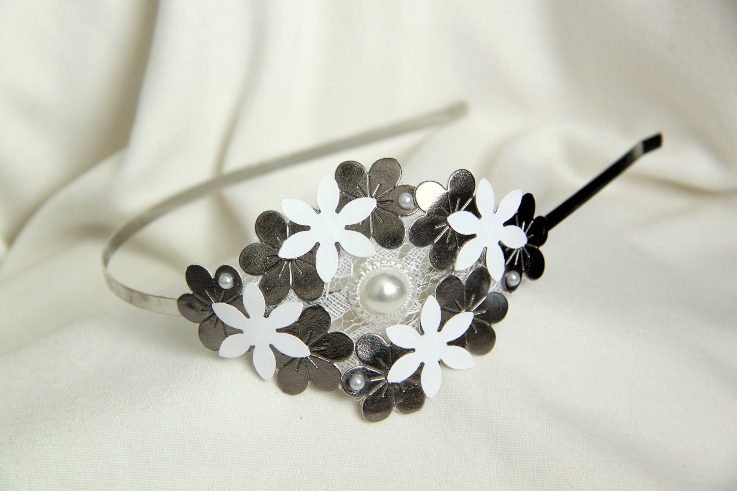 Silver Bridal Headpiece, Bride Hair Accessory, Bridal Headband, Wedding, Silver White Headband, Bridal Headband with Lace and Pearls, Bride