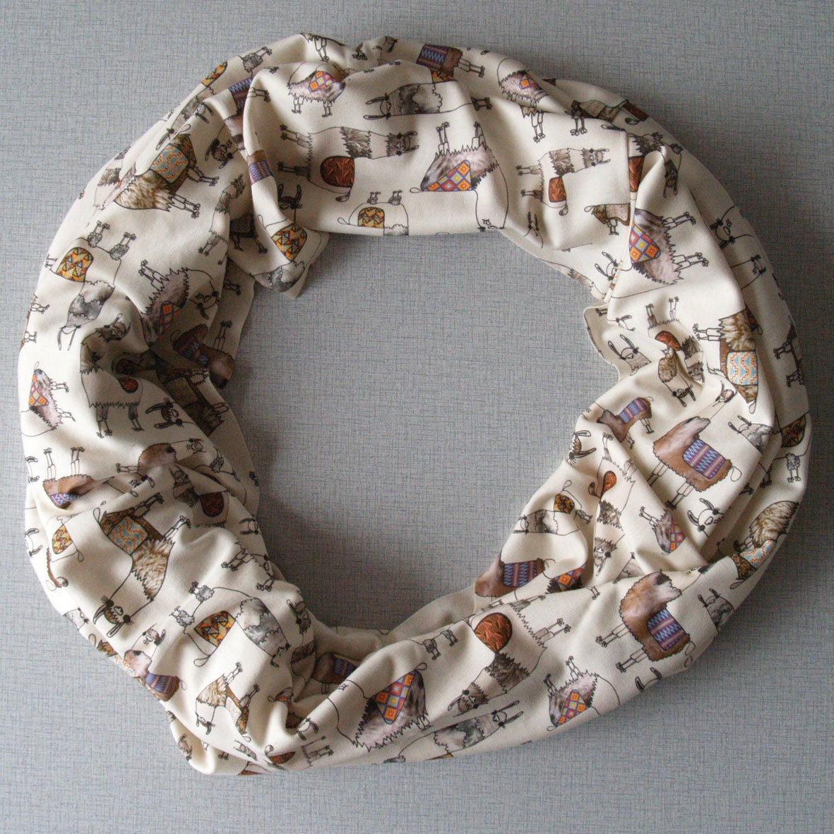 Circle scarf with llama's