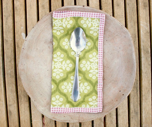 Cloth Napkins in Retro Green - Tea or Cocktail Size
