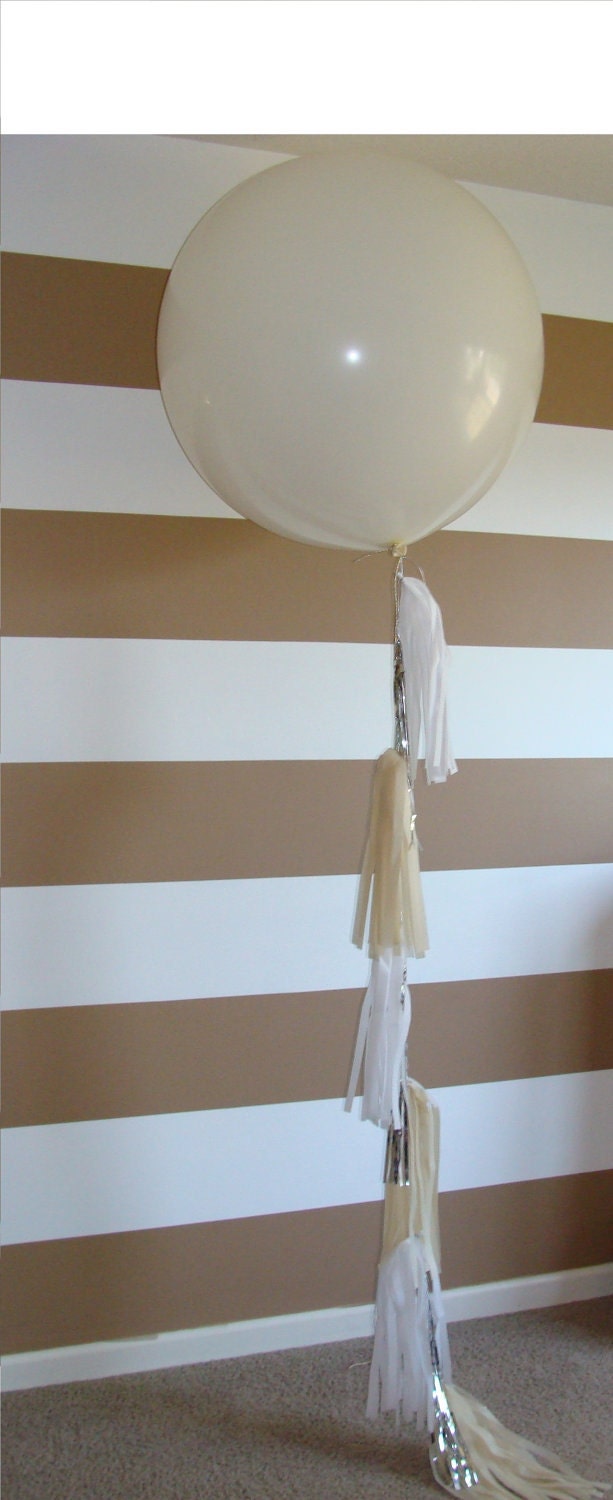 White Custom Creation Big Round Balloon Tassel Garland