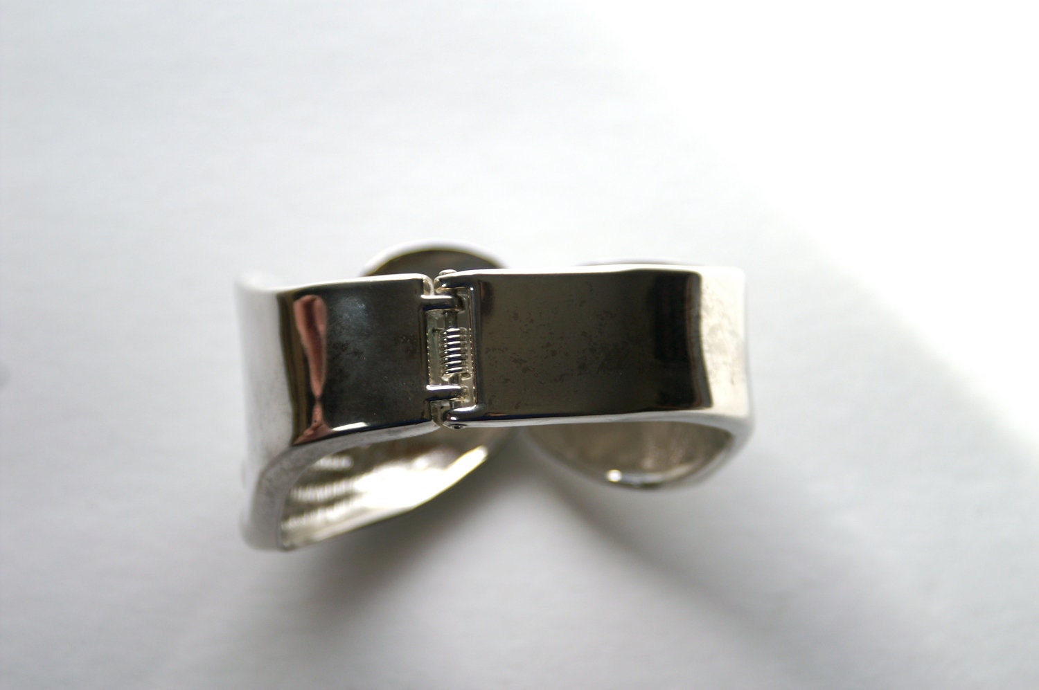 Vintage Hinged Bracelet Wide Cuff Silvertone with Blue Faceted Acrylic Stone Art Deco Style