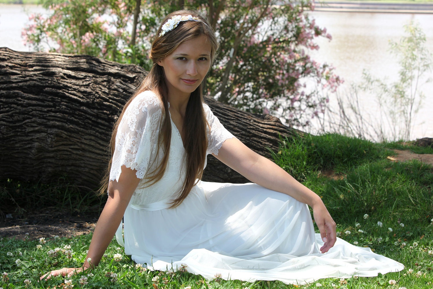 Maxi wedding dress with lace sleeves