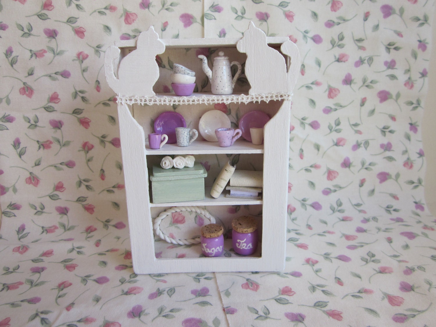 Dollhouse Shabby Chic Cat Dresser
