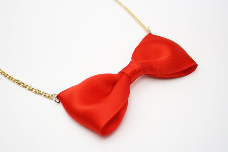Bowtie Necklace