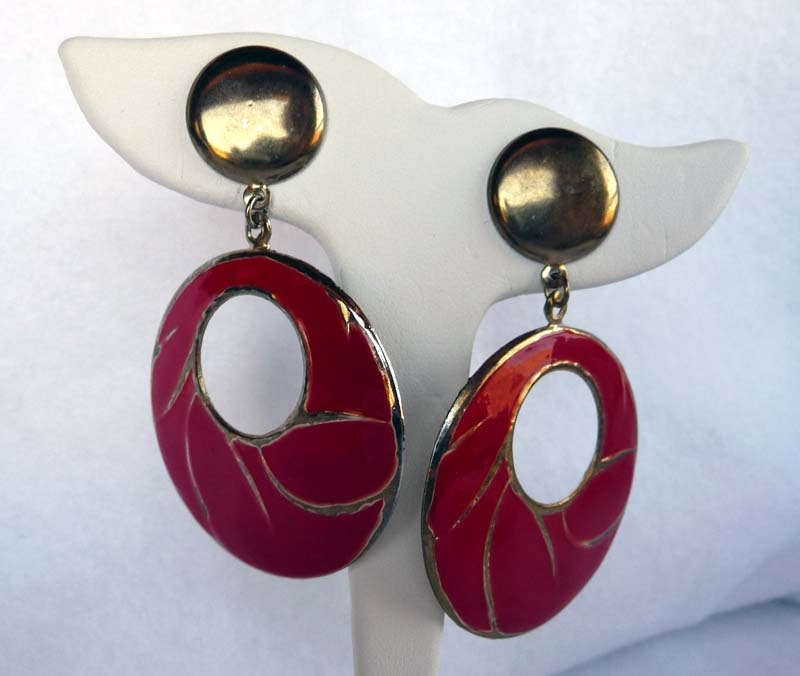 Red Hot Chunky 1980's Retro Earrings w off centered Donut Hole Accent