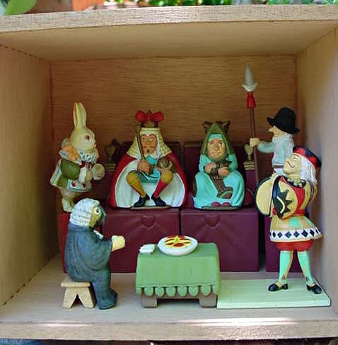 Miniature Figures Alice in Wonderland Courthouse Scene