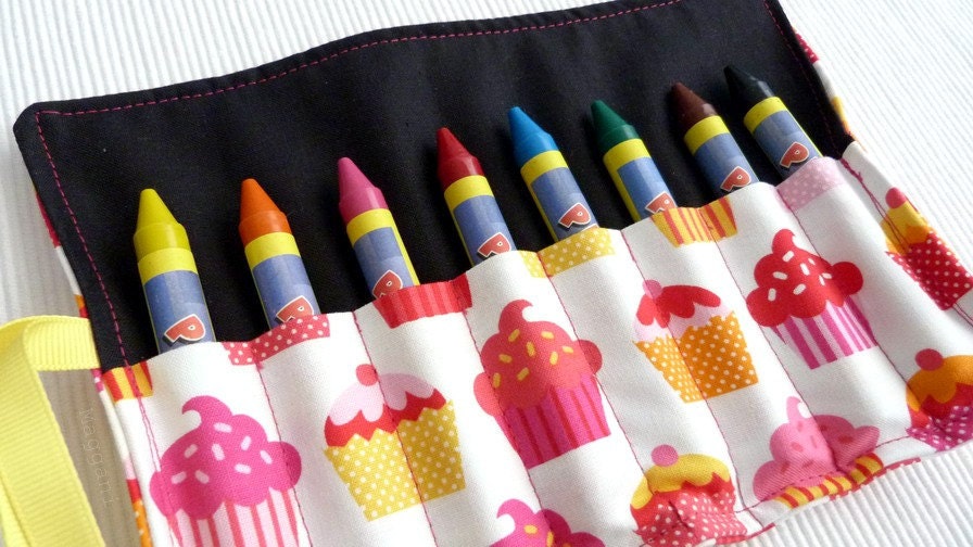 Cupcakes Crayon Roll Up - Crayon Marker Holder - Party Favor - Crayon holder - Little Girl Gift - Children Organizer