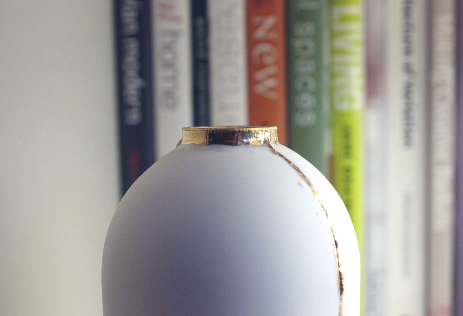 Stoneware English fine bone china white bottle with real gold