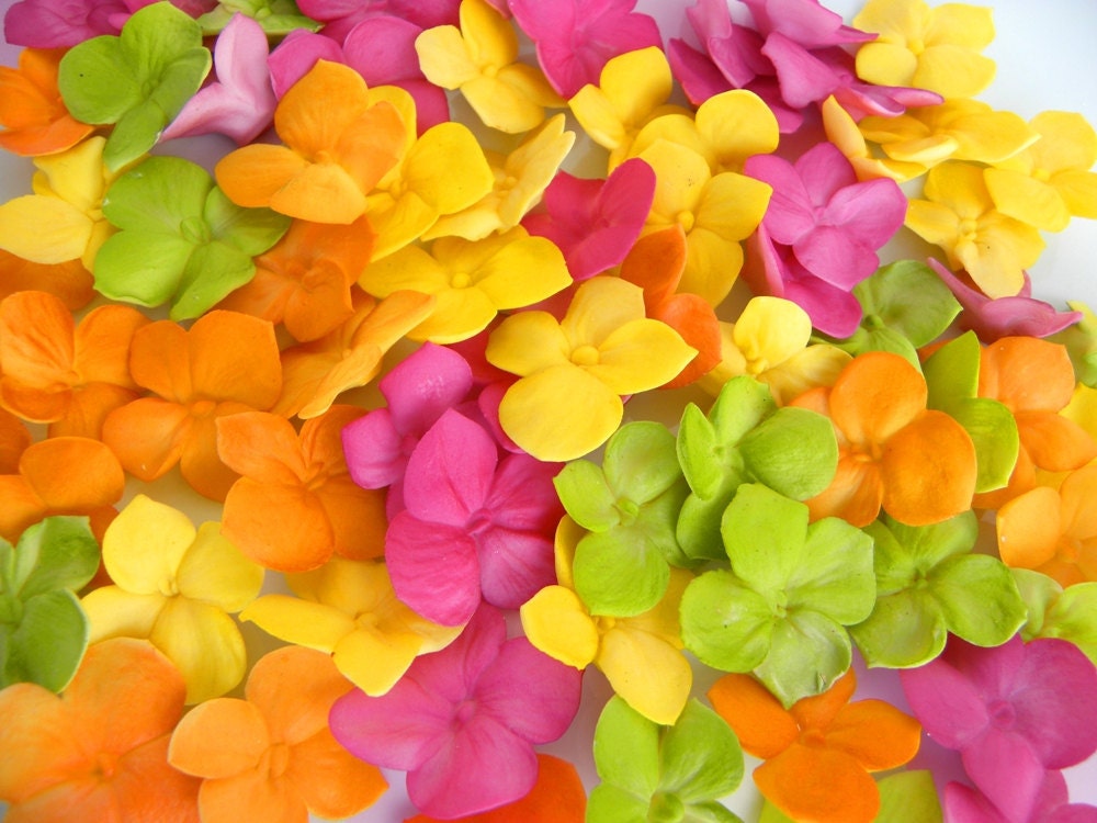Fondant Hydrangea Petals Cake Decoration 50 qty - for cupcakes, wedding cakes, birthday cakes, cupcake topper, wedding cake topper