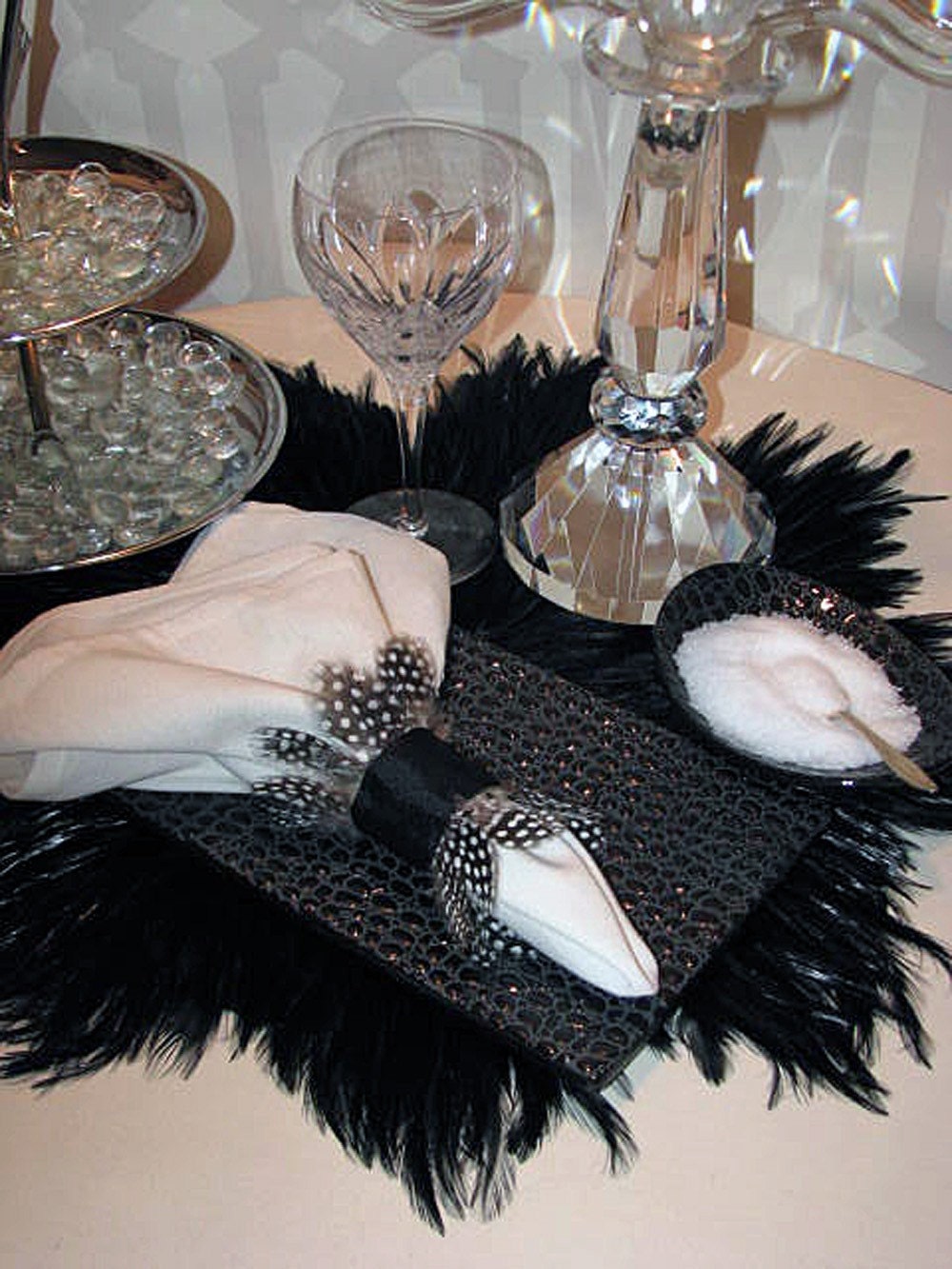 Feathered Napkin Ring Set