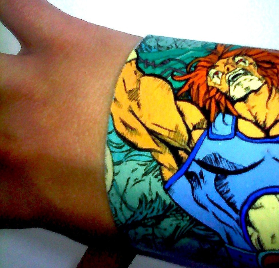 Lion-O in chains - Hand Painted Thundercats Lion-o canvas cuff