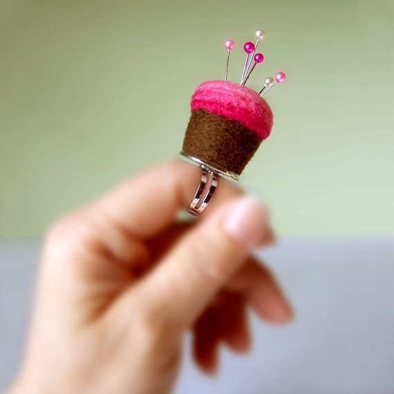 Pincushion Ring - Chocolate and Strawberry