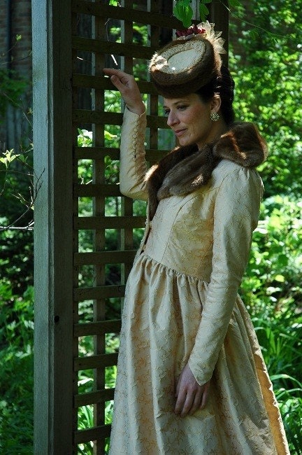 Romantic Silk Coat with Mink collar