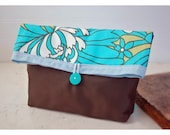 Turquoise blue Wildflowers, Bridesmaid Gift, Makeup Bag, Clutch Purse, Travel, Gift Under 25 tagt
