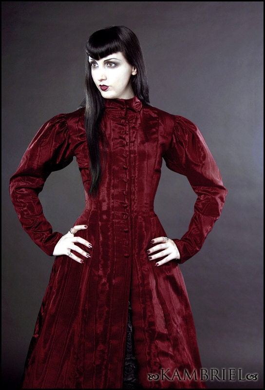 The Red Queen - Isabella Coatdress by Kambrie