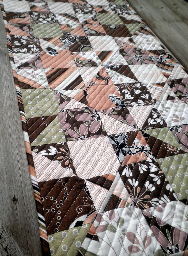 Quilted Table Runner - Spinning Nines in Dandelion Daydreams
