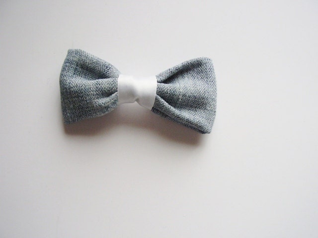 Jeans bow brooch, upcycled denim fabric, blue and white, fashion accessory, handsewn