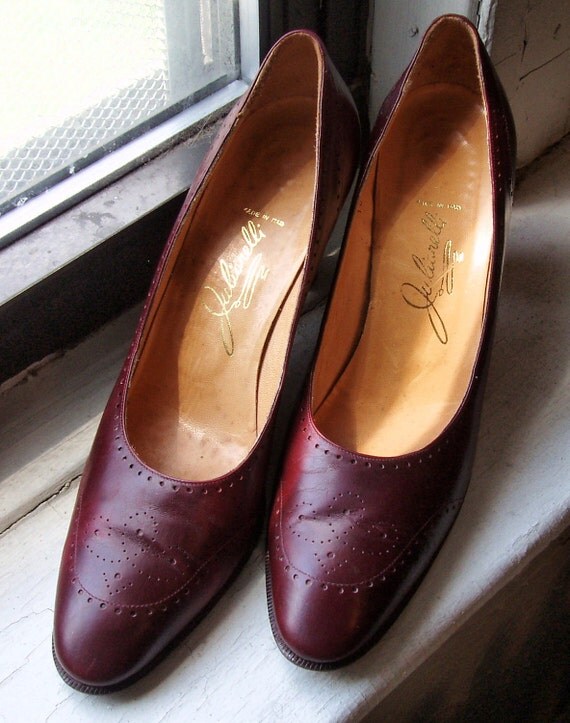 Vintage Shoes, Burgundy Pumps, Julianelli Designer Shoes, Size 10, Stunning