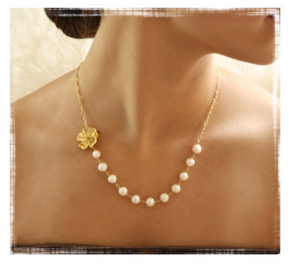 dainty gold necklace