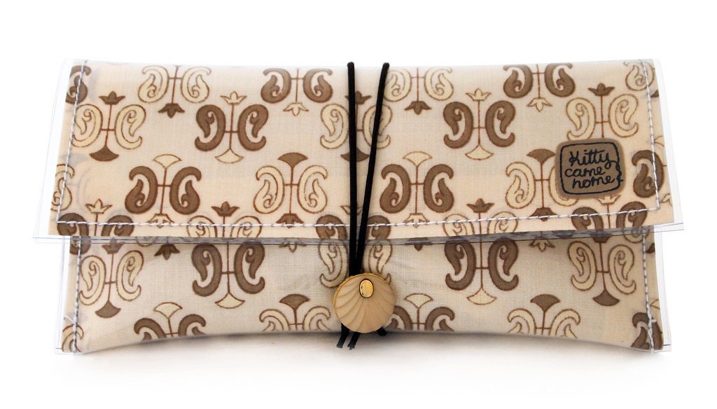 Button Clutch - Creamy beige vintage fabric