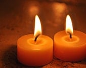 Beeswax Candles Tealight -- 6 Pure Canadian Beeswax Tea lights--with 2 reusable/recyclable clear polycarbonatecontainer