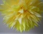 Soleil ... 1 tissue paper pom // wedding decorations // diy // pastel yellow // baby shower // gender reveal party